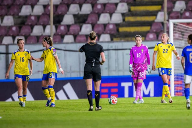 260303 Julia Zigiotti Olme, Kosovare Asllani, goalkeeper Jennifer Falk and Elma Junttila Nelhage of Sweden during the Women s FIFA World Cup, WM, Weltmeisterschaft, Fussball Qualifier football match between between Italy and Sweden on March 3, 2026 in Reggio Calabria. Photo: Ludvig Thunman BILDBYRAN kod LT LT0780 fotboll football soccer fotball vm-kval kval fifa womens world cup qualifier qualifier italien italy sverige sweden dam bbeng Copyright: LUDVIGxTHUNMAN BB260303LT106