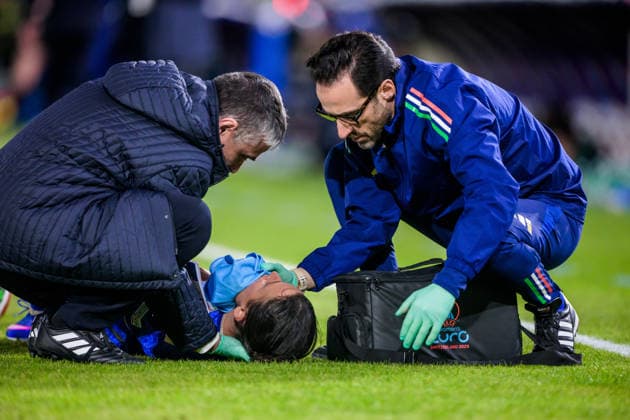 260303 Valentina Bergamaschi of Italy in pain during the Women s FIFA World Cup, WM, Weltmeisterschaft, Fussball Qualifier football match between between Italy and Sweden on March 3, 2026 in Reggio Calabria. Photo: Ludvig Thunman BILDBYRAN kod LT LT0780 fotboll football soccer fotball vm-kval kval fifa womens world cup qualifier qualifier italien italy sverige sweden dam bbeng Copyright: LUDVIGxTHUNMAN BB260303LT114