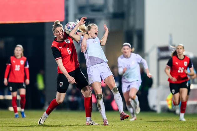 260303 Katharina Schiechtl of Austria and Ada Hegerberg of Norway during the FIFA Women s World Cup Qualifier football match between Austria and Norway on March 3, 2026 in Vienna. Photo: Marius Simensen BILDBYRAN COP 238 MM0059 bbeng dam vm-kval vm-kvalifisering kvinner vm-kvalik football fotball fotboll landskamp soccer FIFA World Cup, WM, Weltmeisterschaft, Fussball qualifier norge norway austria osterrike Copyright: MARIUSxSIMENSEN BB260303BB255