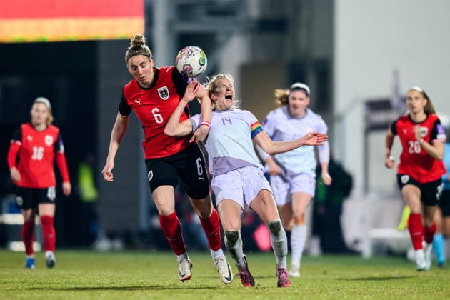 260303 Katharina Schiechtl of Austria and Ada Hegerberg of Norway during the FIFA Women s World Cup Qualifier football match between Austria and Norway on March 3, 2026 in Vienna. Photo: Marius Simensen BILDBYRAN COP 238 MM0059 bbeng dam vm-kval vm-kvalifisering kvinner vm-kvalik football fotball fotboll landskamp soccer FIFA World Cup, WM, Weltmeisterschaft, Fussball qualifier norge norway austria osterrike Copyright: MARIUSxSIMENSEN BB260303BB256