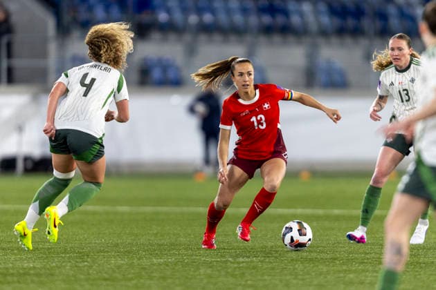 03 03 2026, Lausanne, Stade de la Tuiliere, Switzerland - Northern Ireland: World Cup Women s European Qualifiers, Lia Wälti of Switzerland controls the ball Lausanne Stade de la Tuiliere Vaud Switzerland Copyright: xJustPictures.ch PascalxKesselmarkx jp-en-PaKe-_62A0444