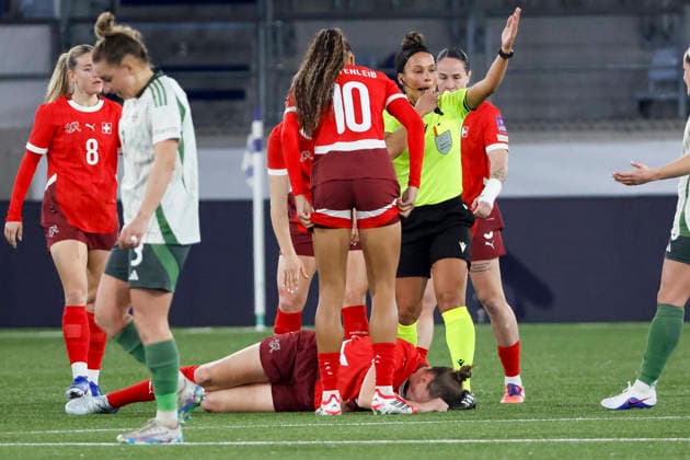 Julia Stierli (Schweiz, 02) verletzt am Boden , Schweiz, Fussball, UEFA WM-Qualifikation Frauen, Gruppe B 2, Schweiz vs. Nordirland, 03.03.2026, Lausanne Stade de la Tuiliere Schweiz Copyright: xGrantxHubbsx