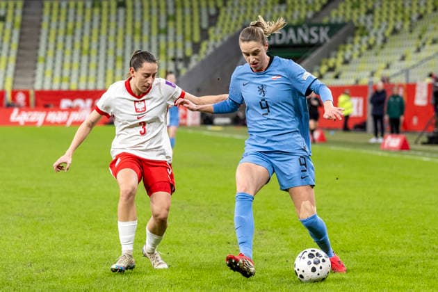 Poland v Netherlands - 2027 FIFA Women s World Cup Qualifier Wiktoria Zieniewicz, Vivianne Miedema during the 2027 FIFA Women s World Cup Qualifier match between Poland and Netherlands at Polsat Plus Arena on March 03, 2026 in Gdansk, Poland. Gdansk Poland  Copyright: xAndrzejxIwanczukx originalFilename:iwanczuk-polandvn260303_npiTf.jpg