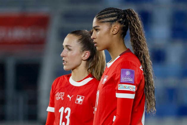 Lia Wälti, Walti (Schweiz, 13) und Sydney Schertenleib (Schweiz, 10) , Schweiz, Fussball, UEFA WM-Qualifikation Frauen, Gruppe B 2, Schweiz vs. Nordirland, 03.03.2026, Lausanne Stade de la Tuiliere Schweiz Copyright: xGrantxHubbsx