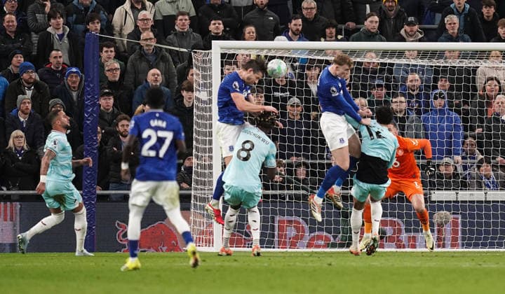 Everton v Burnley Premier League James Tarkowski of Everton (third left) scores his sides first goal during the Premier League match at the Hill Dickinson Stadium, Liverpool 03 03 2026 UK Newspapers OUT Copyright: xMikexMartinx FIL-23075-0020