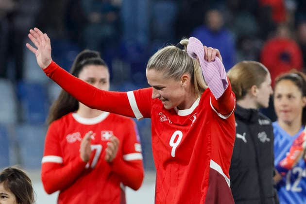 Ana-Maria Crnogorcevic (Schweiz, 09) nach dem Spiel , Schweiz, Fussball, UEFA WM-Qualifikation Frauen, Gruppe B 2, Schweiz vs. Nordirland, 03.03.2026, Lausanne Stade de la Tuiliere Schweiz Copyright: xGrantxHubbsx