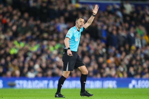 Leeds United v Sunderland, Premier League Referee Stuart Attwell during the Leeds United v Sunderland Premier League match at Elland Road, Leeds, England on 3 March 2026 Credit: Lee Keuneke Every Second Media Editorial use only. All images are copyright Every Second Media Limited. No images may be reproduced without prior permission. All rights reserved. Premier League and Football League images are subject to licensing agreements with Football DataCo Limited. see https: www.football-dataco.com Copyright: xIMAGO EveryxSecondxMediax ESM-1836-0042 LeexKeunekex xEveryxSecondxMediax