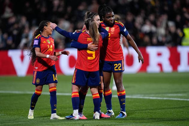 March 3, 2026, Castellon, Castellon, Spain: Claudia Pina of Spain celebrates a goal with teammates during the European WomenÃ¢â‚¬â ¢s qualifiers for the FIFA WomenÃ¢â‚¬â ¢s World Cup 2027, League Phase MD1, football match played between Spain and Iceland at Estadio SkyFi Castalia on March 03, 2026, in Castellon, Spain. Castellon Spain - ZUMAa181 20260303_zaa_a181_162 Copyright: xDennisxAgyemanx