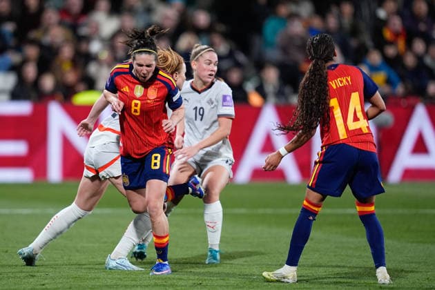 March 3, 2026, Castellon, Castellon, Spain: Mariona Caldentey of Spain hurts during the European WomenÃ¢â‚¬â ¢s qualifiers for the FIFA WomenÃ¢â‚¬â ¢s World Cup 2027, League Phase MD1, football match played between Spain and Iceland at Estadio SkyFi Castalia on March 03, 2026, in Castellon, Spain. Castellon Spain - ZUMAa181 20260303_zaa_a181_165 Copyright: xDennisxAgyemanx