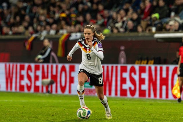 GER, UEFA-Qualifikation für die FIFA Frauenfussball-Weltmeisterschaft 2027, Deutschland - Slowenien. 03.03.2026, Rudolf-Harbig-Stadium, Dresden, GER, UEFA-Qualifikation für die FIFA Frauenfussball-Weltmeisterschaft 2027, Deutschland - Slowenien. Vivien Endemann (Deutschland 8) Einzelaktion Aktion Â