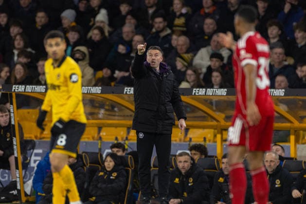 Football - FA Premier League - Wolverhampton Wanderers FC v Liverpool FC WOLVERHAMPTON, ENGLAND - Tuesday, March 3, 2026: Wolverhampton Wanderers head coach Rob Edwards shouting instructions during the FA Premier League match between Wolverhampton Wanderers FC and Liverpool FC at Molineux Stadium. (Photo by David Rawcliffe Propaganda) WOLVERHAMPTON Molineux Stadium WEST MIDLANDS ENGLAND  Copyright: xDavidxRawcliffex P2026-03-03-Wolves_Liverpool-67
