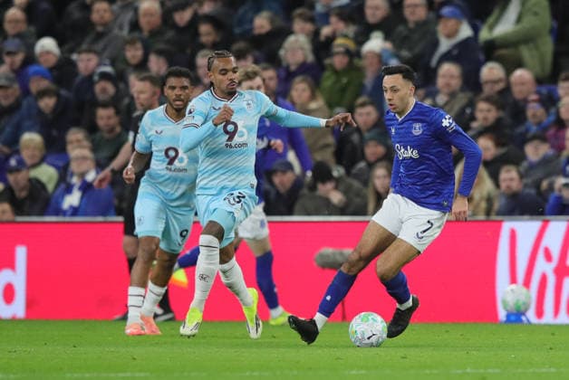 Everton v Burnley, Premier League Dwight McNeil of Everton and Lucas Pires of Burnley during the Premier League match between Everton and Burnley at Hill Dickinson Stadium, Liverpool, UK on 3 March 2026. Liverpool Hill Dickinson Stadium Merseyside UK Editorial use only DataCo restrictions apply See www.football-dataco.com , Copyright: xAlunxRobertsx PSI-23829-0054