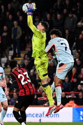 Bournemouth v Brentford Premier League Djordje Petrovic of Bournemouth makes a save during the Premier League match at the Vitality Stadium, Bournemouth 03 03 2026 UK Newspapers OUT Copyright: xJeremyxLandeyx FIL-23072-0034