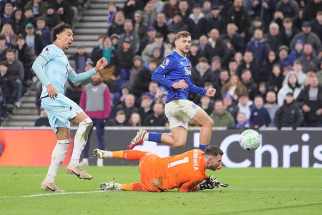 Everton v Burnley, Premier League Kiernan Dewsbury-Hall of Everton scores their second goal during the Premier League match between Everton and Burnley at Hill Dickinson Stadium, Liverpool, UK on 3 March 2026. Liverpool Hill Dickinson Stadium Merseyside UK Editorial use only DataCo restrictions apply See www.football-dataco.com , Copyright: xAlunxRobertsx PSI-23829-0070