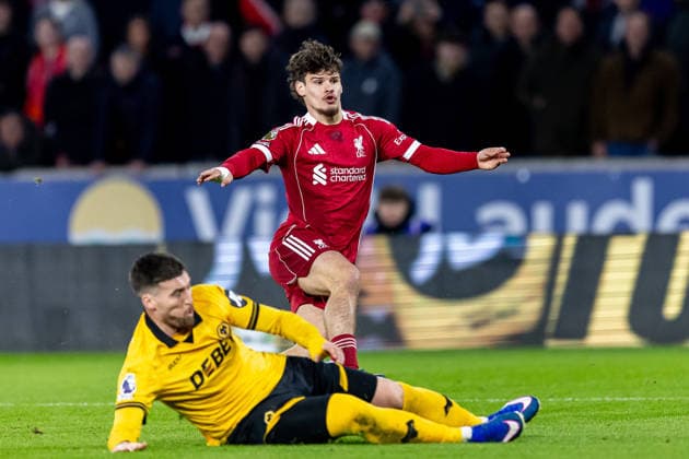 Wolverhampton Wanderers v Liverpool, Premier League Liverpool defender Milos Kerkez (6) crosses the ball during the Premier League match between Wolverhampton Wanderers and Liverpool at Molineux, Wolverhampton, UK on 3 March 2026. Wolverhampton Molineux West Midlands UK Editorial use only DataCo restrictions apply See www.football-dataco.com , Copyright: xManjitxNarotrax PSI-23833-0007