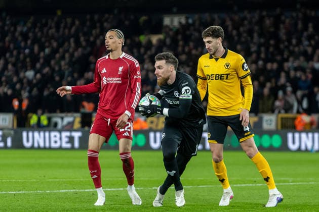 Wolverhampton Wanderers v Liverpool, Premier League Wolverhampton Wanderers goalkeeper Jose Sa (1) gathers ball during the Premier League match between Wolverhampton Wanderers and Liverpool at Molineux, Wolverhampton, UK on 3 March 2026. Wolverhampton Molineux West Midlands UK Editorial use only DataCo restrictions apply See www.football-dataco.com , Copyright: xManjitxNarotrax PSI-23833-0018