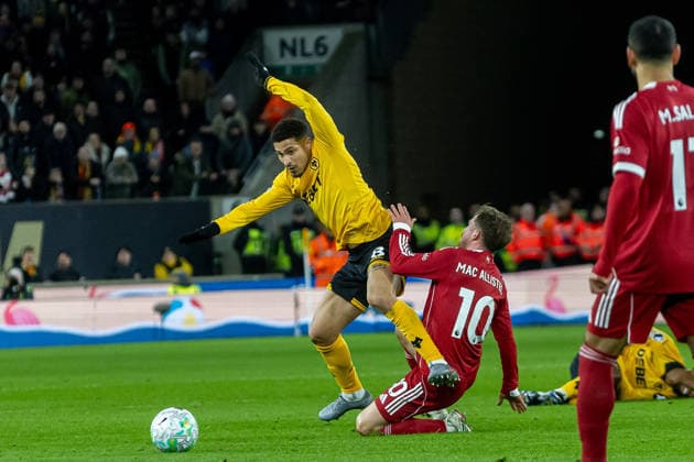 Wolverhampton Wanderers v Liverpool, Premier League Wolverhampton Wanderers midfielder Joao Gomes (8) battles for possession with Liverpool midfielder Alexis Mac Allister (10) during the Premier League match between Wolverhampton Wanderers and Liverpool at Molineux, Wolverhampton, UK on 3 March 2026. Wolverhampton Molineux West Midlands UK Editorial use only DataCo restrictions apply See www.football-dataco.com , Copyright: xManjitxNarotrax PSI-23833-0019