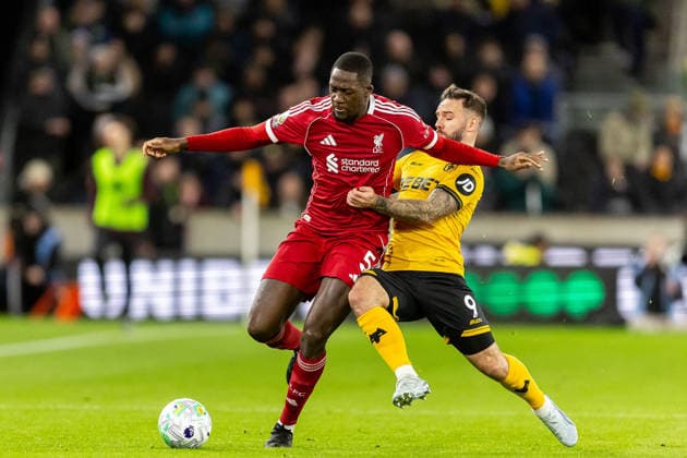 Wolverhampton Wanderers v Liverpool, Premier League Liverpool defender Ibrahima Konate (5) battles for possession with Wolverhampton Wanderers forward Adam Armstrong (9) during the Premier League match between Wolverhampton Wanderers and Liverpool at Molineux, Wolverhampton, UK on 3 March 2026. Wolverhampton Molineux West Midlands UK Editorial use only DataCo restrictions apply See www.football-dataco.com , Copyright: xManjitxNarotrax PSI-23833-0037