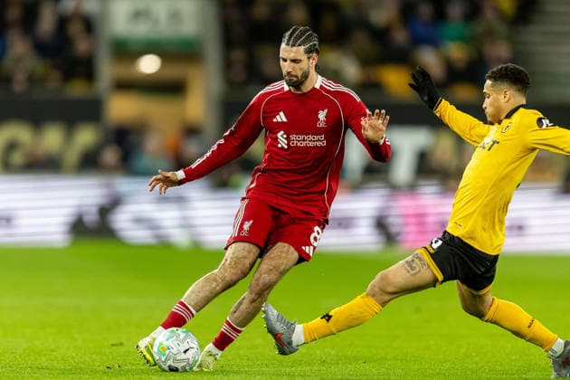 Wolverhampton Wanderers v Liverpool, Premier League Liverpool midfielder Dominik Szoboszlai (8) plays a pass during the Premier League match between Wolverhampton Wanderers and Liverpool at Molineux, Wolverhampton, UK on 3 March 2026. Wolverhampton Molineux West Midlands UK Editorial use only DataCo restrictions apply See www.football-dataco.com , Copyright: xManjitxNarotrax PSI-23833-0039