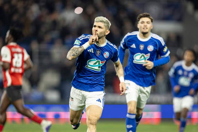FOOTBALL : Racing Strasbourg (RCS) vs Reims - Coupe de France - Strasbourg - 03 03 26 Joie des joueurs de l equipe de Racing Strasbourg apres le but de Julio Encisco 19 (RCS)  Copyright: xelyxandroxcegarrax