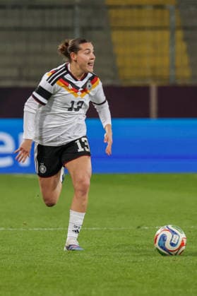 03.03.2026, xgrfx, Fussball WM Qualifikation , Deutschland Frauen - Slowenien Frauen v.l. Carlotta Wamser (Deutsche Frauennationalmannschaft) (DFL DFB REGULATIONS PROHIBIT ANY USE OF PHOTOGRAPHS as IMAGE SEQUENCES and or QUASI-VIDEO) Dresden