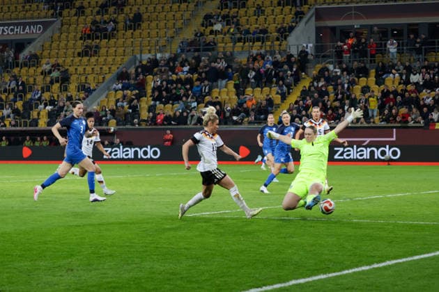 03.03.2026, xgrfx, Fussball WM Qualifikation , Deutschland Frauen - Slowenien Frauen v.l. Tor, Linda Dallmann (Deutsche Frauennationalmannschaft) (DFL DFB REGULATIONS PROHIBIT ANY USE OF PHOTOGRAPHS as IMAGE SEQUENCES and or QUASI-VIDEO) Dresden