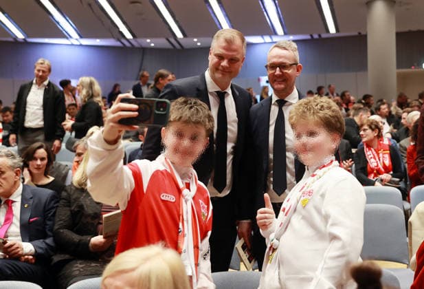 03.03.26 VfB Stuttgart Konzert Klassik trifft Kurve Deutschland, Stuttgart, 03.03.2026, Fussball, Bundesliga, VfB Stuttgart, Konzert Klassik trifft Kurve in der Liederhalle Stuttgart: v.l. Fabian Wohlgemuth (Vorstand , Alexander Wehrle (Vorstand).