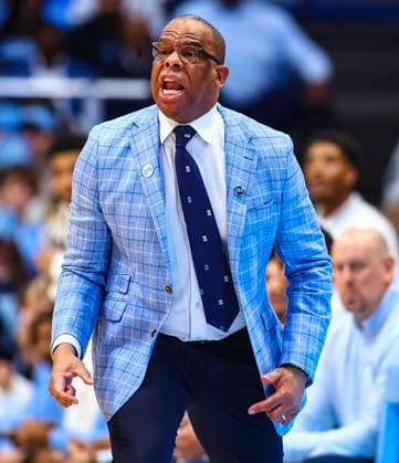College Basketball Clemson University Vs University Of North Carolina Mar 03. March 3, 2026: Hubert Davis is the head basketball coach of the University of North Carolina. NCAA, College League, USA basketball game between Clemson University and University of North Carolina at Dean Smith Center, Chapel Hill, North Carolina. David Beach CSM (Credit Image: Â David Beach Cal Media) Chapel Hill Nc United States of America EDITORIAL USE ONLY Copyright: xx ZUMA-20260303_zma_c04_009.jpg DavidxBeachx csmphotothree477192