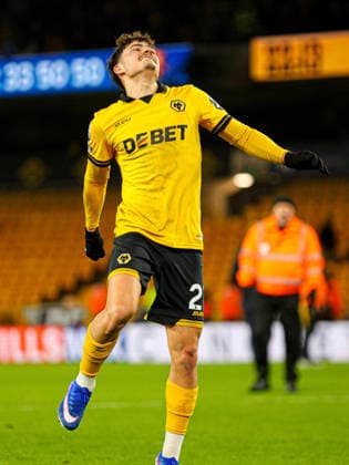 WOLVERHAMPTON, ENGLAND - March 03: Rodrigo Gomes of Wolves celebrates at full time of the Premier League football match between Wolverhampton Wanderers and Liverpool at Molineux stadium on March 03, 2026 in Wolverhampton, England. (Photo by Natalie Mincher Sports Press Photo) Copyright: xNataliexMincher SPPx Sportspressphoto_SPR101180