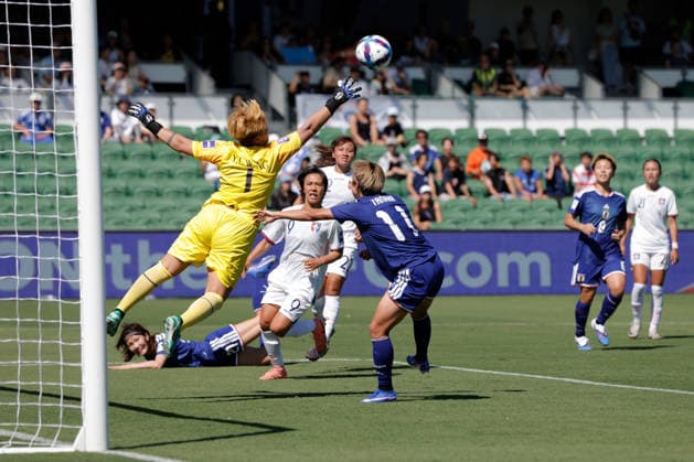 SOCCER ASIAN CUP JAPAN TAIWAN, Wang Yu-Ting of Chinese Taipei makes a save during the AFC Women™s Asian Cup Group C match between Japan and Taiwan at HBF Park in Perth, Wednesday, March 4, 2026. ( NO ARCHIVING, EDITORIAL USE ONLY PERTH WESTERN AUSTRALIA AUSTRALIA  Copyright: xRICHARDxWAINWRIGHTx 20260304186192571097