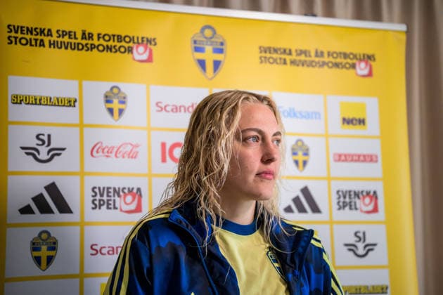 260304 Elma Junttila Nelhage during a mixed zone with the national women s football team of Sweden on March 4, 2026 in Reggio Calabria. Photo: Ludvig Thunman BILDBYRAN kod LT LT0781 fotboll football soccer fotball vm-kval kval fifa womens world cup qualifier qualifier mixed zone sverige sweden dam bbeng sverige sweden Copyright: LUDVIGxTHUNMAN BB260304LT003