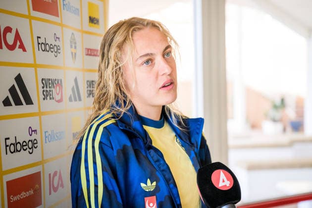 260304 Elma Junttila Nelhage during a mixed zone with the national women s football team of Sweden on March 4, 2026 in Reggio Calabria. Photo: Ludvig Thunman BILDBYRAN kod LT LT0781 fotboll football soccer fotball vm-kval kval fifa womens world cup qualifier qualifier mixed zone sverige sweden dam bbeng sverige sweden Copyright: LUDVIGxTHUNMAN BB260304LT011