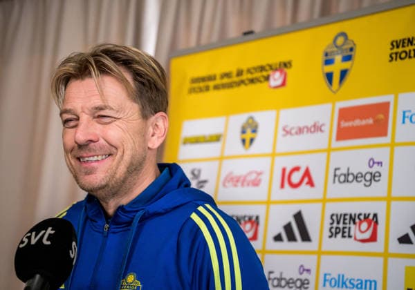 260304 Head coach Tony Gustavsson during a mixed zone with the national women s football team of Sweden on March 4, 2026 in Reggio Calabria. Photo: Ludvig Thunman BILDBYRAN kod LT LT0781 fotboll football soccer fotball vm-kval kval fifa womens world cup qualifier qualifier mixed zone sverige sweden dam bbeng sverige sweden Copyright: LUDVIGxTHUNMAN BB260304LT015