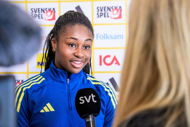 260304 Monica Jusu Bah during a mixed zone with the national women s football team of Sweden on March 4, 2026 in Reggio Calabria. Photo: Ludvig Thunman BILDBYRAN kod LT LT0781 fotboll football soccer fotball vm-kval kval fifa womens world cup qualifier qualifier mixed zone sverige sweden dam bbeng sverige sweden Copyright: LUDVIGxTHUNMAN BB260304LT025
