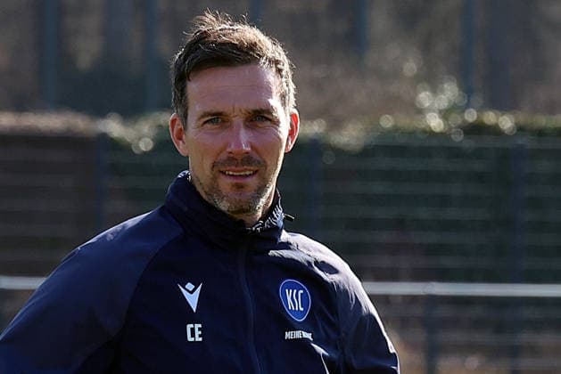04.03.2026, xrekx, Fussball 2.Bundesliga, Karlsruher SC - Training v.l. Christian Eichner Trainer (Karlsruher SC) (DFL DFB REGULATIONS PROHIBIT ANY USE OF PHOTOGRAPHS as IMAGE SEQUENCES and or QUASI-VIDEO) Karlsruhe