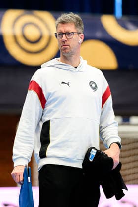 Handball, Frauen: EM-Qualifikation, Slowenien - Deutschland, 2. Runde, Gruppe 3, 3. Spieltag Trainer Markus Gaugisch (Deutschland) Celje Slowenien