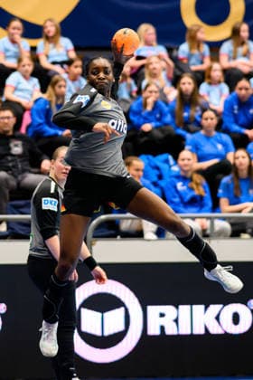 Handball, Frauen: EM-Qualifikation, Slowenien - Deutschland, 2. Runde, Gruppe 3, 3. Spieltag Farrelle Njinkeu (Deutschland) Celje Slowenien