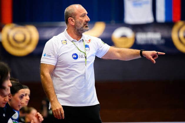 Handball, Frauen: EM-Qualifikation, Slowenien - Deutschland, 2. Runde, Gruppe 3, 3. Spieltag Coach Dragan Adzic (Slowenien) Celje Slowenien