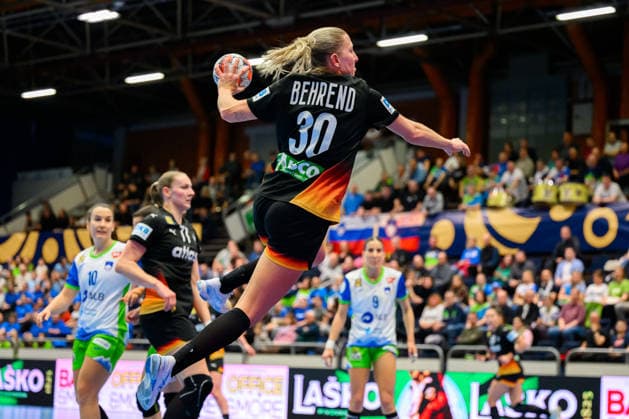 Handball, Frauen: EM-Qualifikation, Slowenien - Deutschland, 2. Runde, Gruppe 3, 3. Spieltag Jenny Behrend (Deutschland) Celje Slowenien