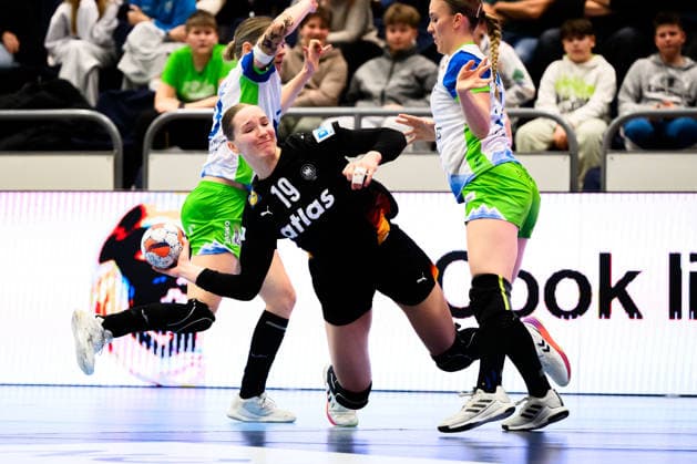 Handball, Frauen: EM-Qualifikation, Slowenien - Deutschland, 2. Runde, Gruppe 3, 3. Spieltag Nieke Kühne Kuehne (Deutschland) Celje Slowenien