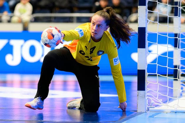 Handball, Frauen: EM-Qualifikation, Slowenien - Deutschland, 2. Runde, Gruppe 3, 3. Spieltag Torhueterin Sarah Wachter (Deutschland) Celje Slowenien