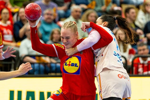 HANDBALL - EHF EURO Quali, AUT vs ESP VIENNA,AUSTRIA,04.MAR.26 - HANDBALL - EHF Women s European Championship, EM, Europameisterschaft qualification, OEHB international match, Länderspiel, Nationalmannschaft Austria vs Spain. Image shows Johanna Reichert (AUT) and Elisabet Cesareo Romero (ESP).  GEPAxpictures xPhilippxBrem