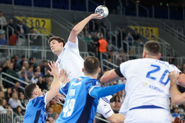 HC Zagreb v Orlen Wisla Plock - EHF Champions League Luka Lovre Klarica of HC Zagreb shoots the ball during the EHF Champions League match between HC Zagreb and Orlen Wisla Plock at Arena Zagreb on March 4, 2026 in Zagreb, Croatia.  MatijaxHabljak PIXSELL