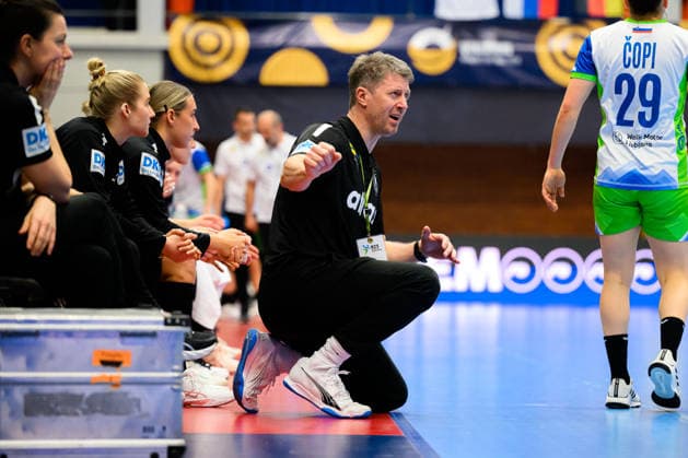 Handball, Frauen: EM-Qualifikation, Slowenien - Deutschland, 2. Runde, Gruppe 3, 3. Spieltag Trainer Markus Gaugisch (Deutschland) Celje Slowenien