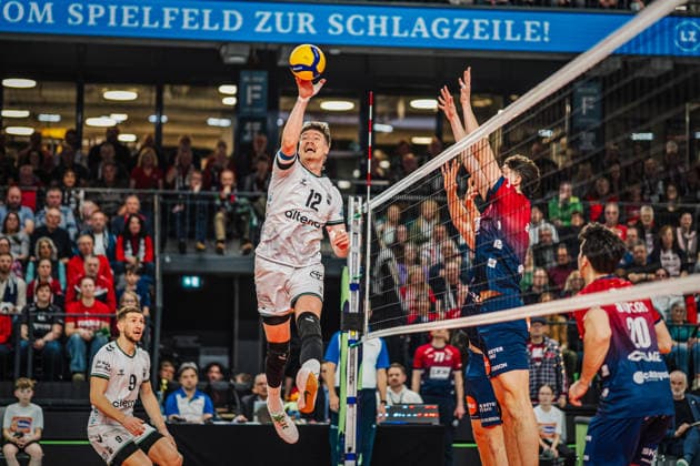 Volleyball Herren CEV Cup 2026 SVG Lüneburg vs. Alterna SPVB POITIERS 04.03.2026 Lukas Masse ( 12 Alterna SPVB POITIERS) beim Angriff