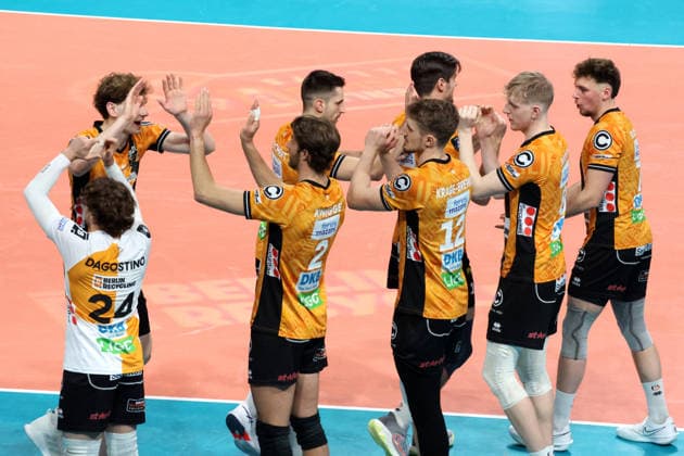 DEU, CEV-Cup, BR Volleys vs. Picenza Volleys, 04.03.2026, Max-Schmeling-Halle, Berlin, DEU, CEV-Cup, BR Volleys vs. Picenza Volleys, im Bild BR Volleys-Spielerkreis