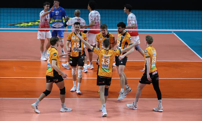 BR Volleys jubeln nach Punktgewinn Freude Emotion Jubel CEV Volleyball Cup Herren Saison 2025 2026 04.03.2026 BR Volleys Berlin BRV vs. Gas Sales Bluenergy Piacenza
