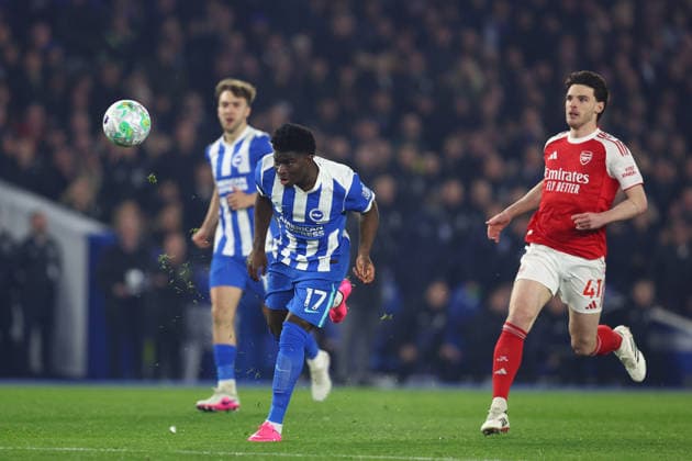 Brighton and Hove, England, 4th March 2026. Carlos Baleba of Brighton and Hove Albion attempts a shot from outside the box which is cleared off of the goal line during the Brighton and Hove Albion vs Arsenal Premier League match at the AMEX Stadium, Brighton and Hove. Picture credit should read: Paul Terry Sportimage EDITORIAL USE ONLY. No use with unauthorised audio, video, data, fixture lists, club league logos or live services. Online in-match use limited to 120 images, no video emulation. No use in betting, games or single club league player publications. SPI_013_PT_Brighton_Arsenal SPI-4579-0013