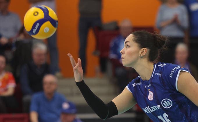 Stuttgart , Bundesliga Volleyball Allianz MTV Stuttgart vs. VC Wiesbaden , Mikala Mogensen ( Stgt )