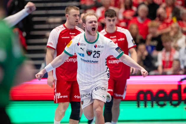 DENMARK CL Men s Handball: Aalborg Handball - Füchse Berlin Füchse Berlin s Matthes Langhoff celebrates in front of Aalborg s Thomas Arnoldsen and Mads Hoxer during the Champions League men s handball match between Aalborg Handball and Füchse Berlin at Gigantium in Aalborg on Wednesday, March 4, 2026. (Photo: Bo Amstrup Ritzau Scanpix) , Aalborg Denmark Mors Copyright: BoxAmrstrupx xRitzauxScanpix BoxAmstrupx spdk20260304-205735-L